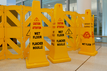 Wet-floor-warning